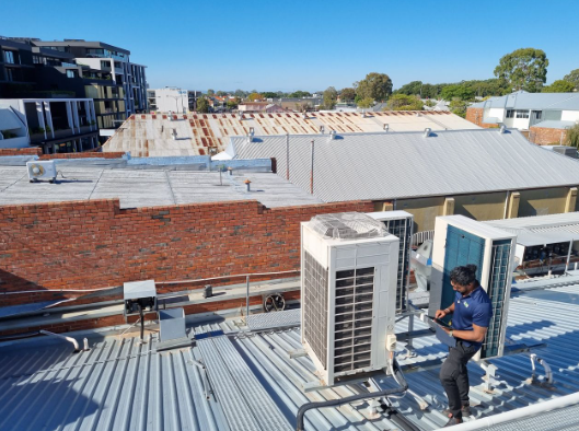 Technical energy assessment on the roof of a building